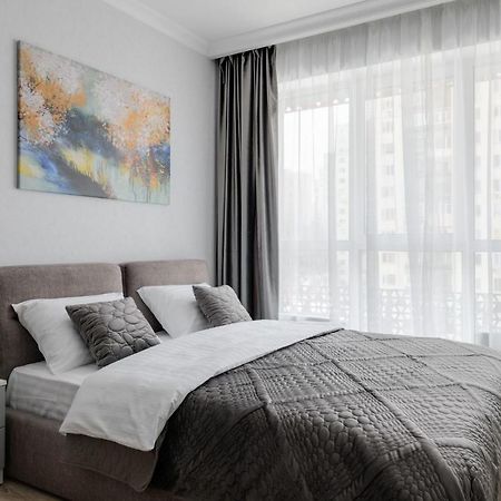 Modern New Cozy Apartment Kvartet Railway Station Киев Екстериор снимка