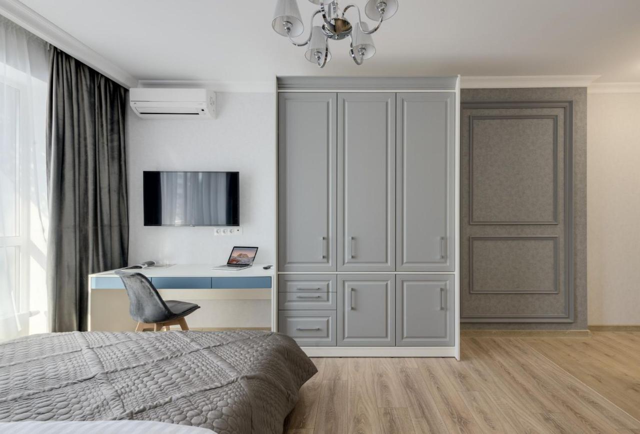 Modern New Cozy Apartment Kvartet Railway Station Киев Екстериор снимка