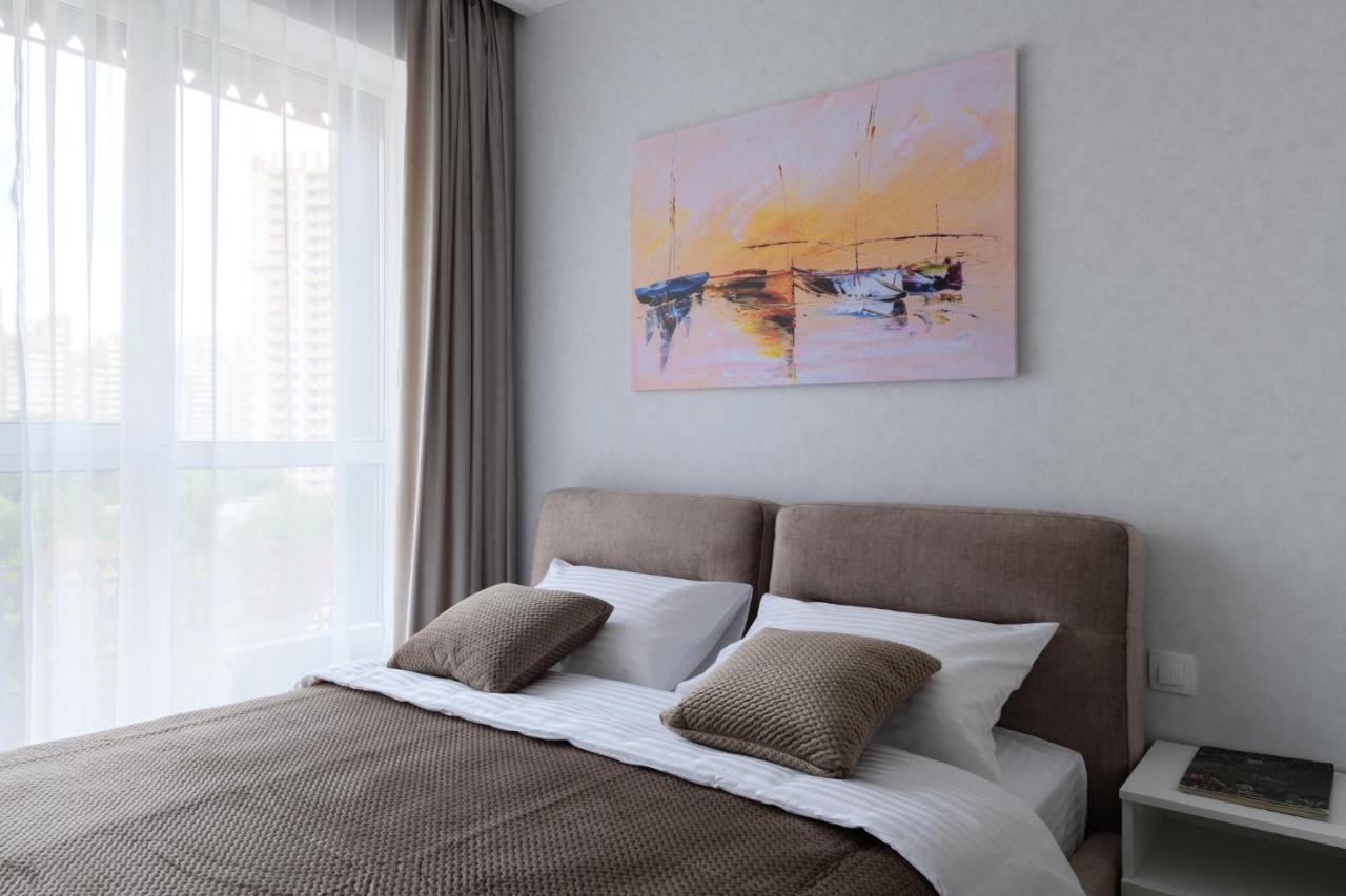 Modern New Cozy Apartment Kvartet Railway Station Киев Екстериор снимка