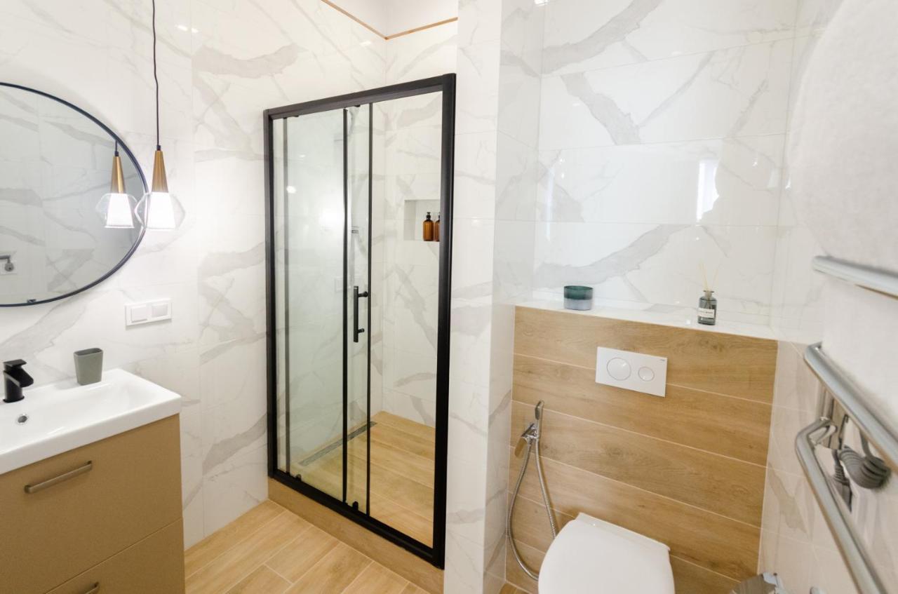 Modern New Cozy Apartment Kvartet Railway Station Киев Екстериор снимка