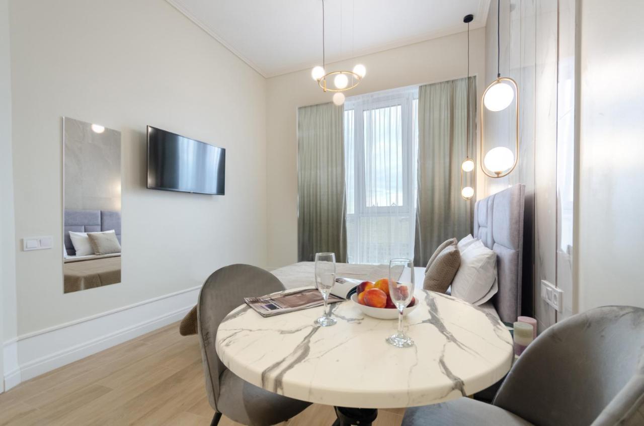 Modern New Cozy Apartment Kvartet Railway Station Киев Екстериор снимка