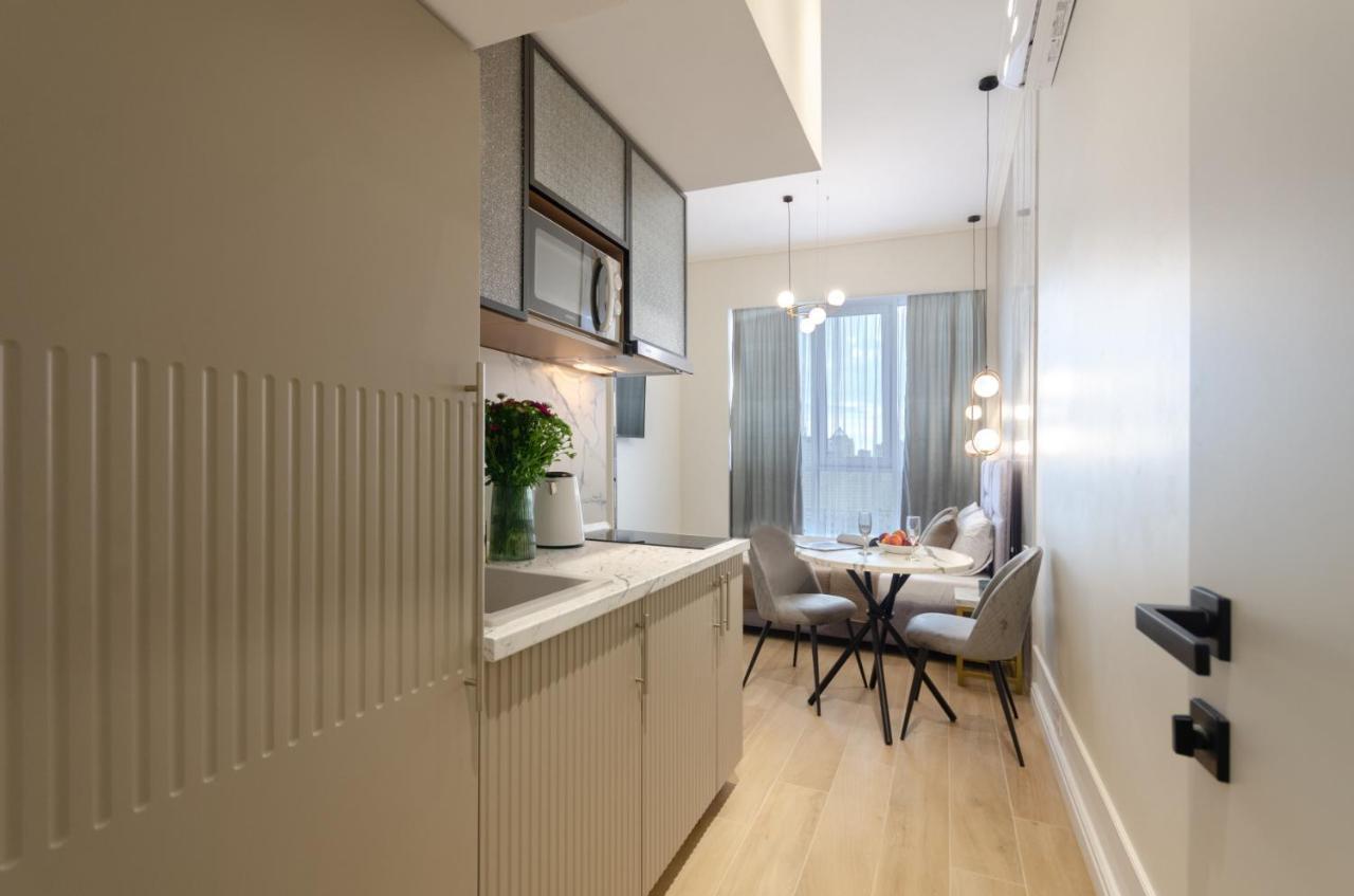 Modern New Cozy Apartment Kvartet Railway Station Киев Екстериор снимка