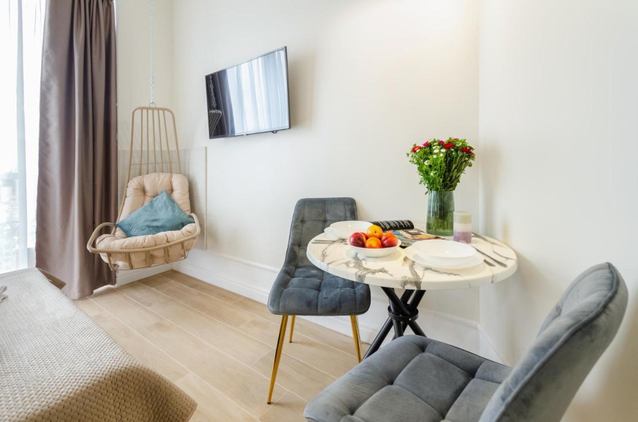Modern New Cozy Apartment Kvartet Railway Station Киев Екстериор снимка