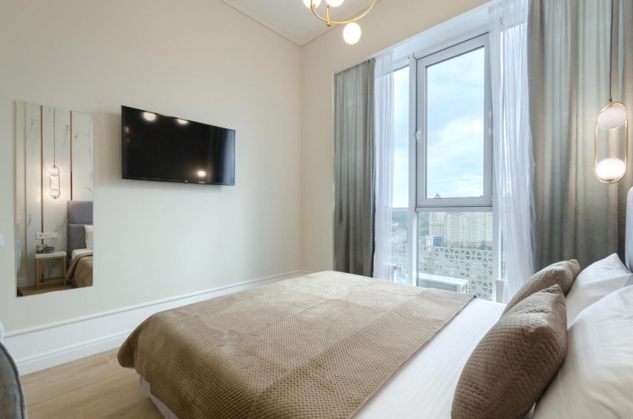 Modern New Cozy Apartment Kvartet Railway Station Киев Екстериор снимка
