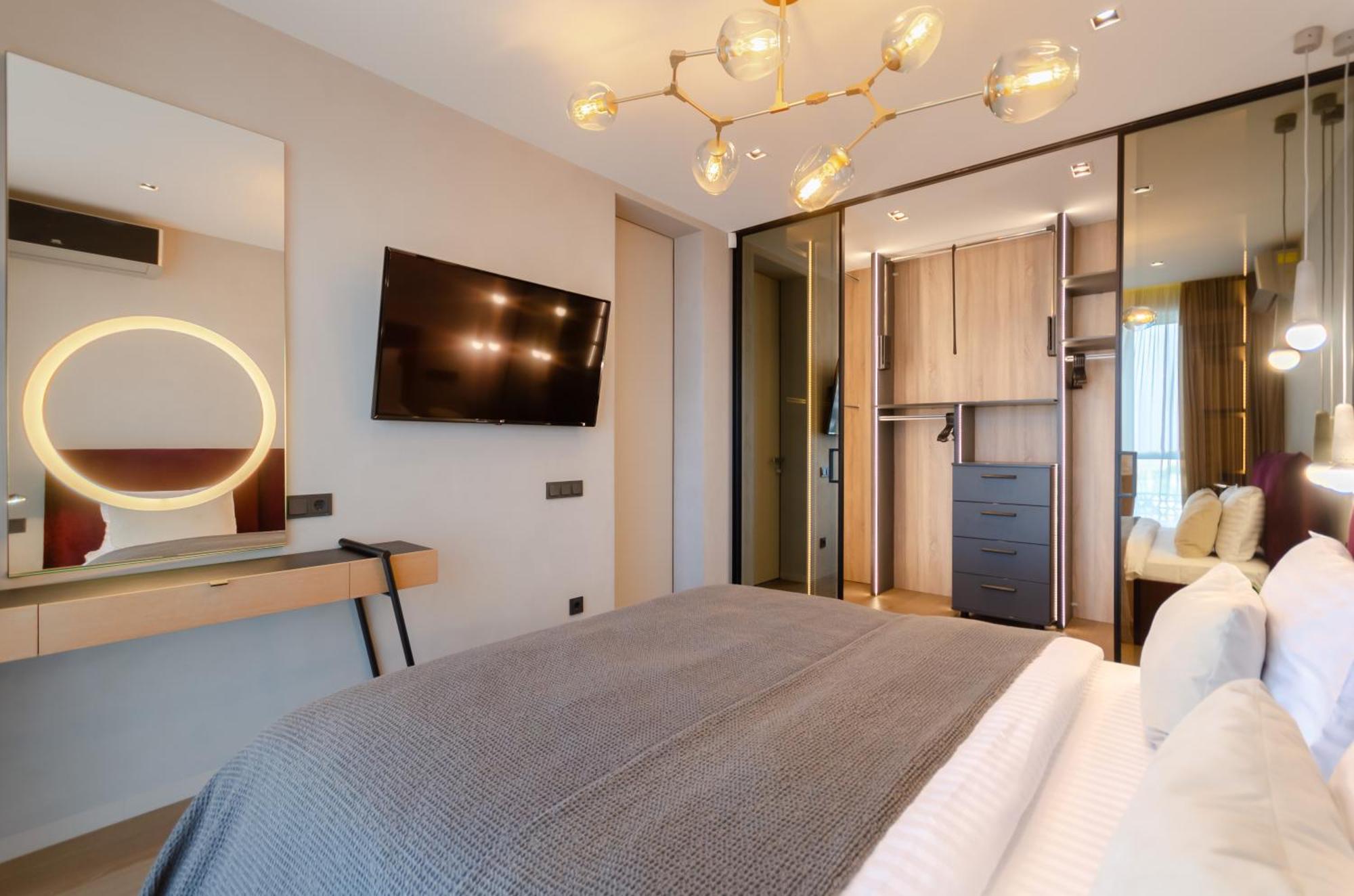 Modern New Cozy Apartment Kvartet Railway Station Киев Екстериор снимка
