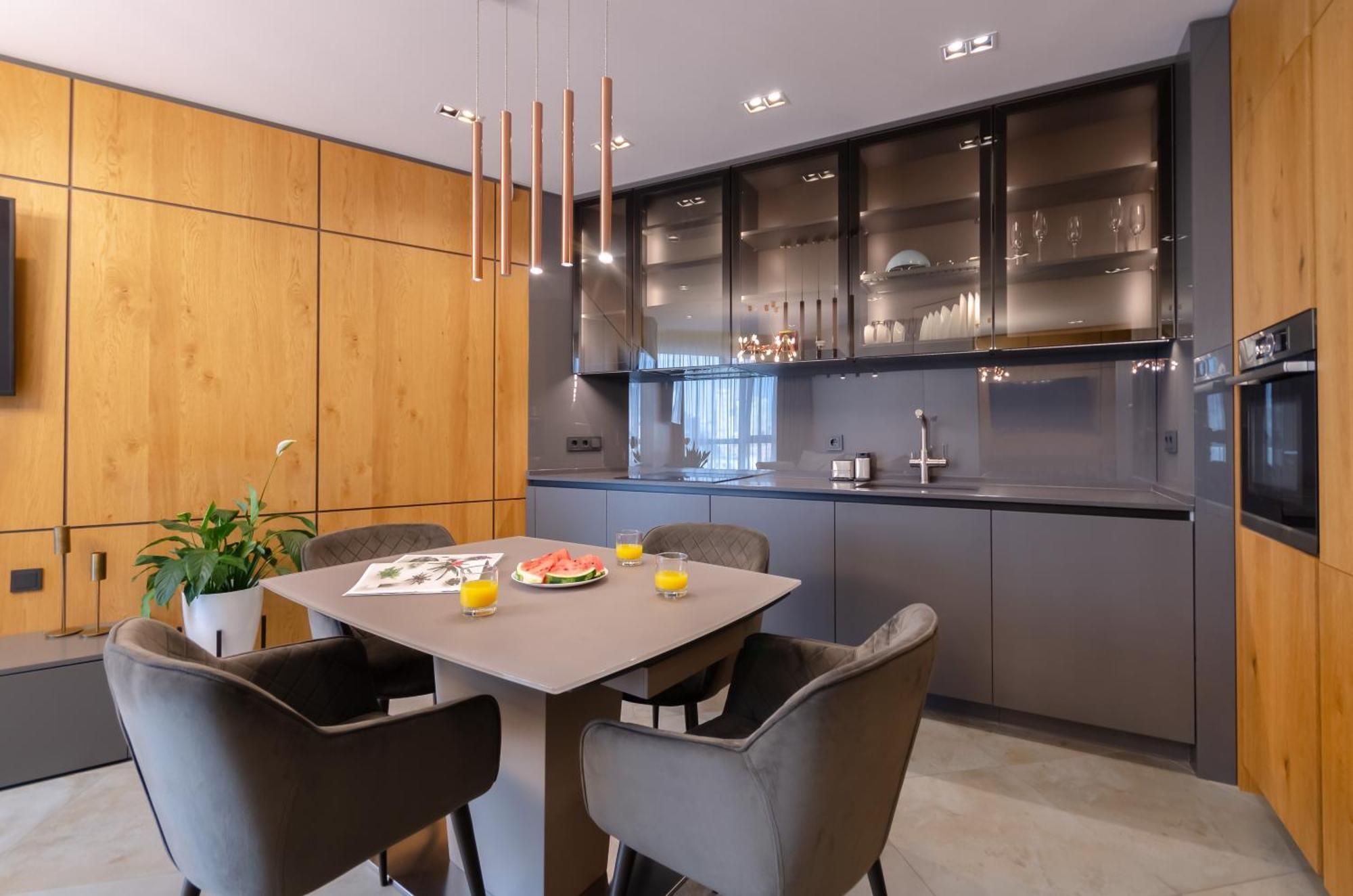 Modern New Cozy Apartment Kvartet Railway Station Киев Екстериор снимка