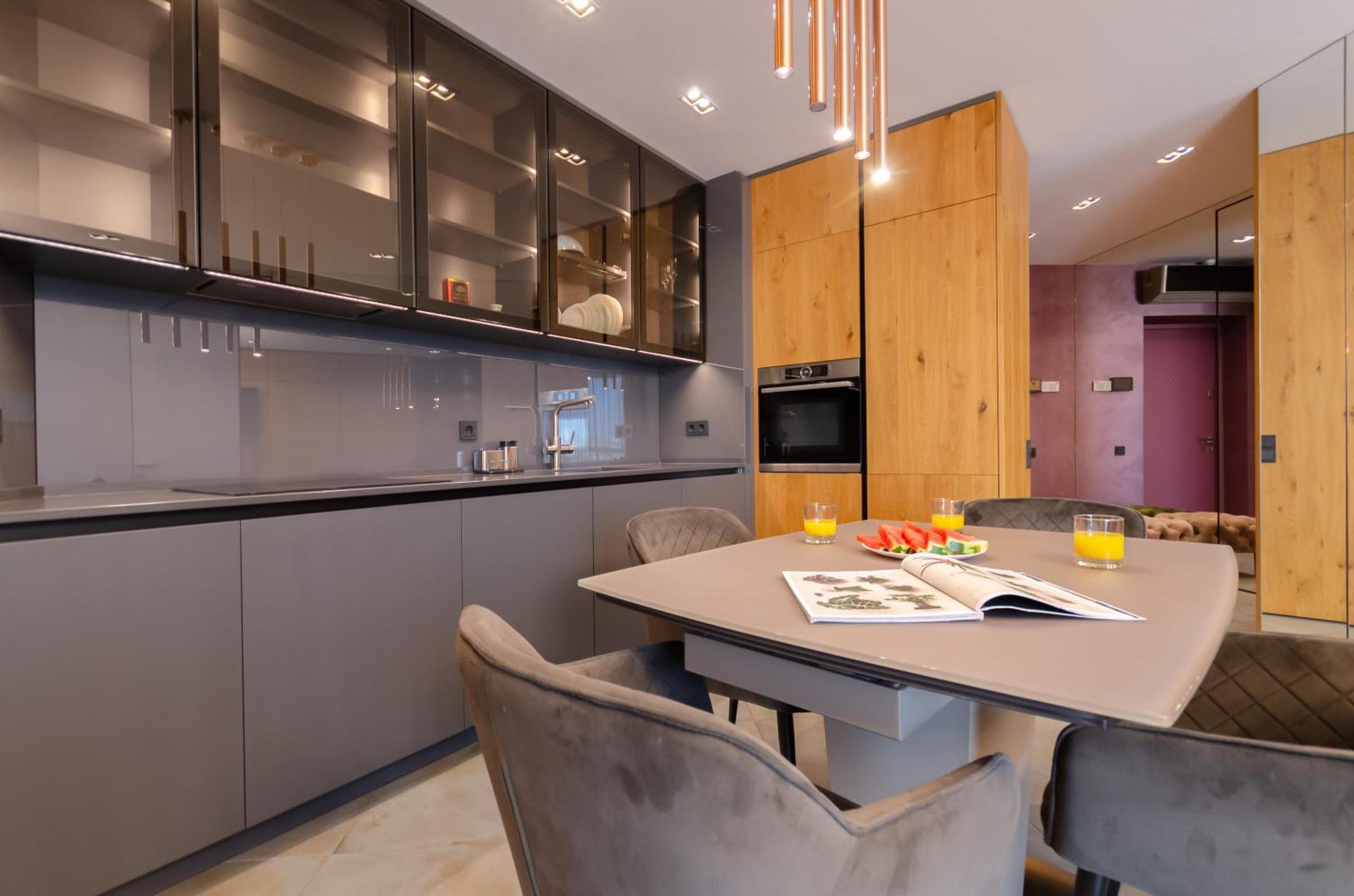 Modern New Cozy Apartment Kvartet Railway Station Киев Екстериор снимка