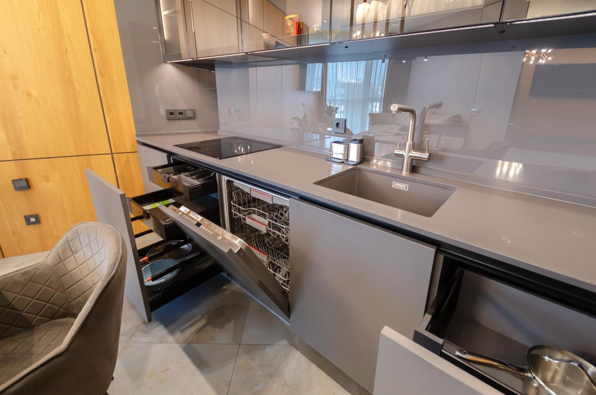 Modern New Cozy Apartment Kvartet Railway Station Киев Екстериор снимка